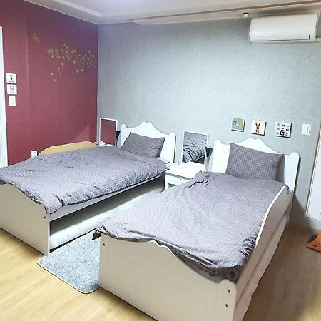 Triangel Pensión Hongdae Seúl Exterior foto