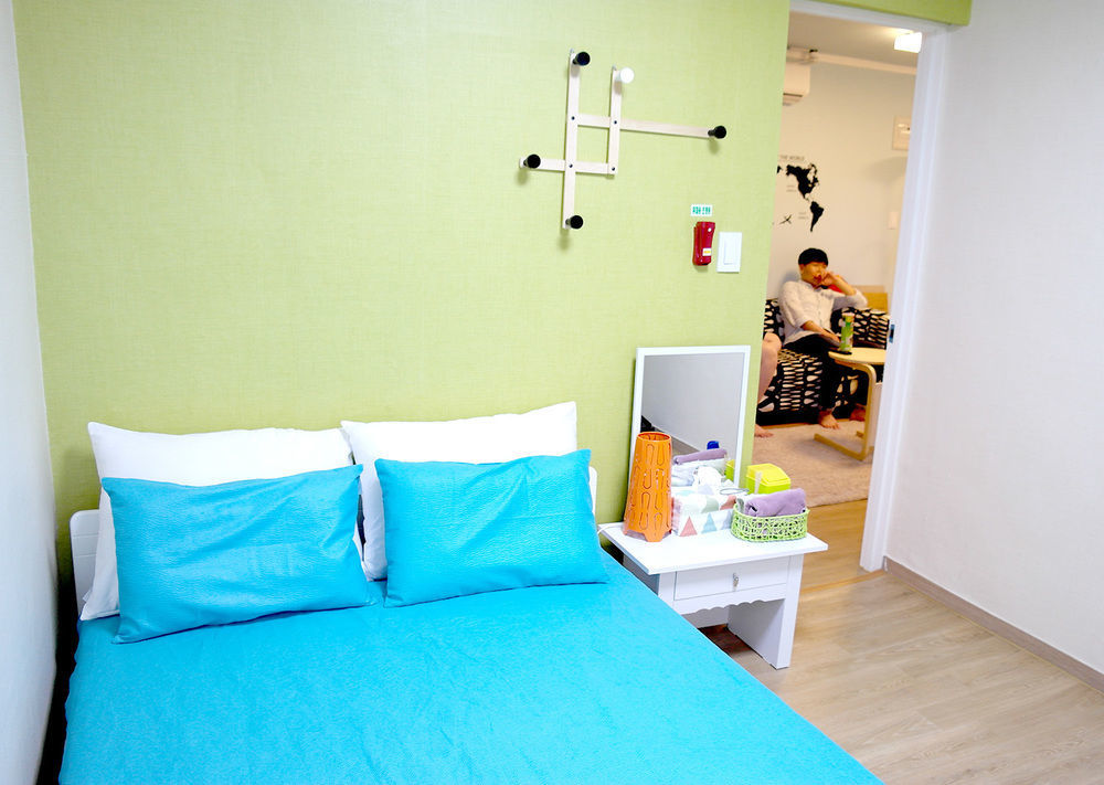 Triangel Pensión Hongdae Seúl Exterior foto