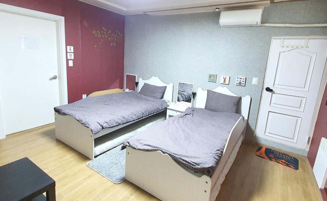 Triangel Pensión Hongdae Seúl Exterior foto