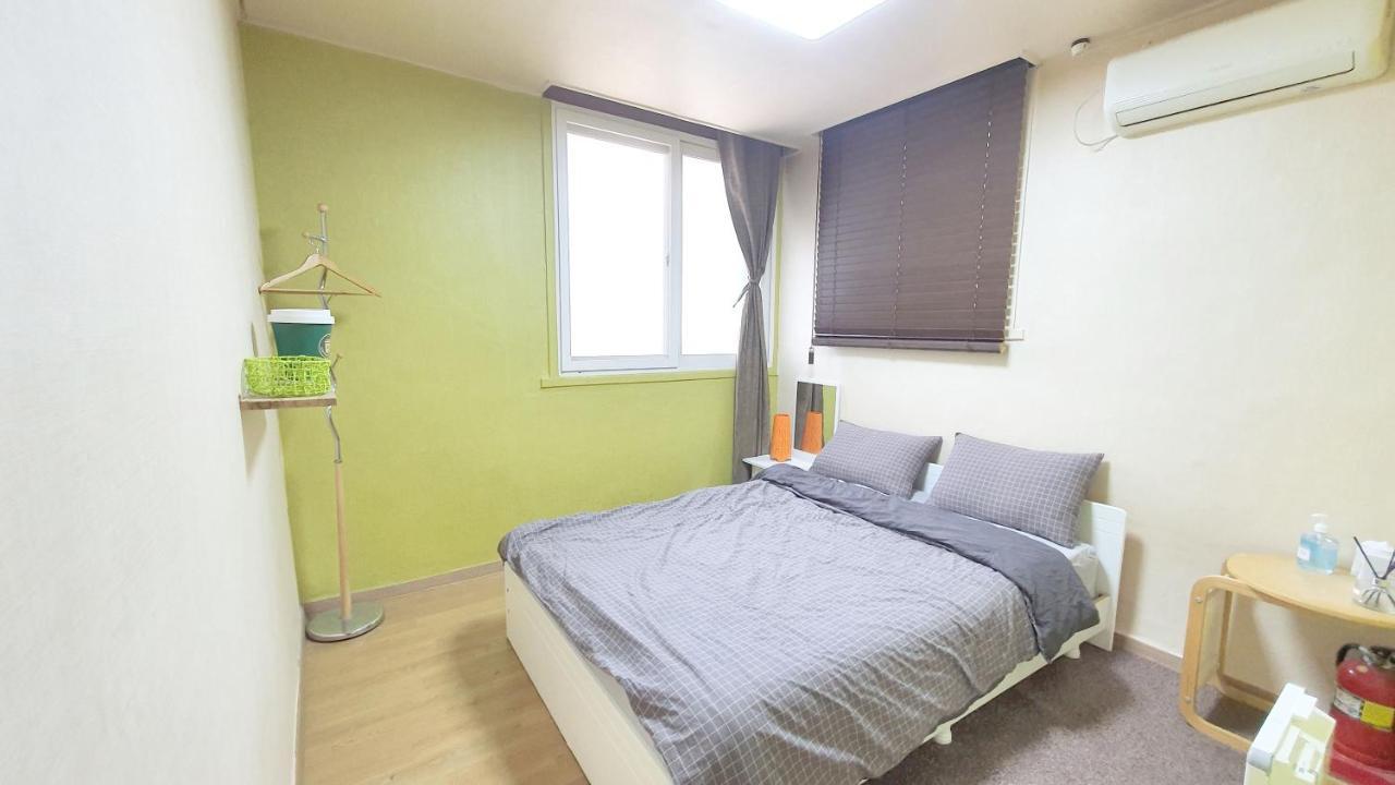 Triangel Pensión Hongdae Seúl Exterior foto